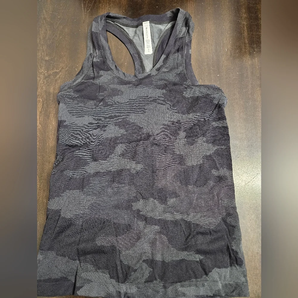 Athleta momemtum Camo Racerback Tank Top small NWOT - Picture 5 of 8